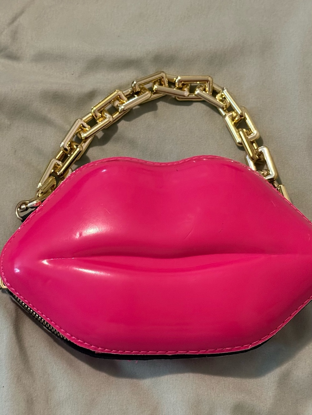 SHEIN Hot Pink Lip-Shaped Clutch with Gold Chain Handle
